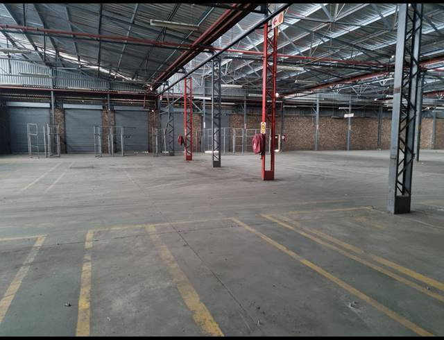 3,492M² WAREHOUSE TO LET IN ROCKY DRIFT